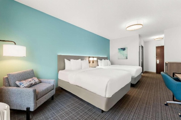 Comfort Inn & Suites image 14
