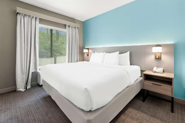 Comfort Inn & Suites image 17