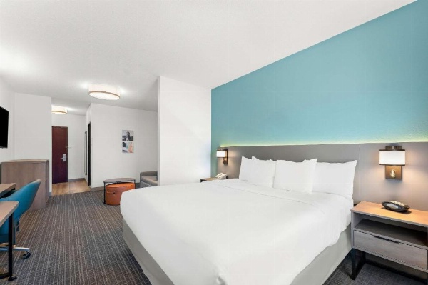 Comfort Inn & Suites image 23