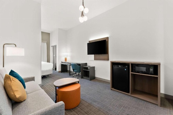 Comfort Inn & Suites image 26